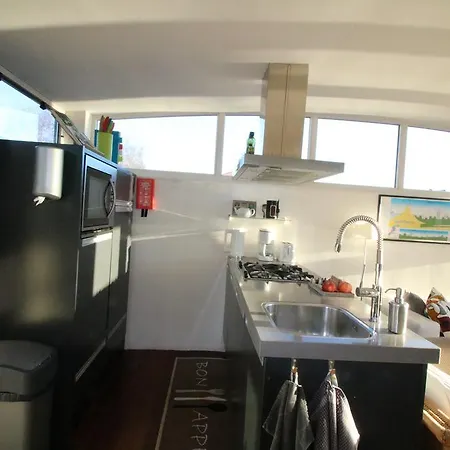 Bed & Boat, On Houseboat Διαμέρισμα
